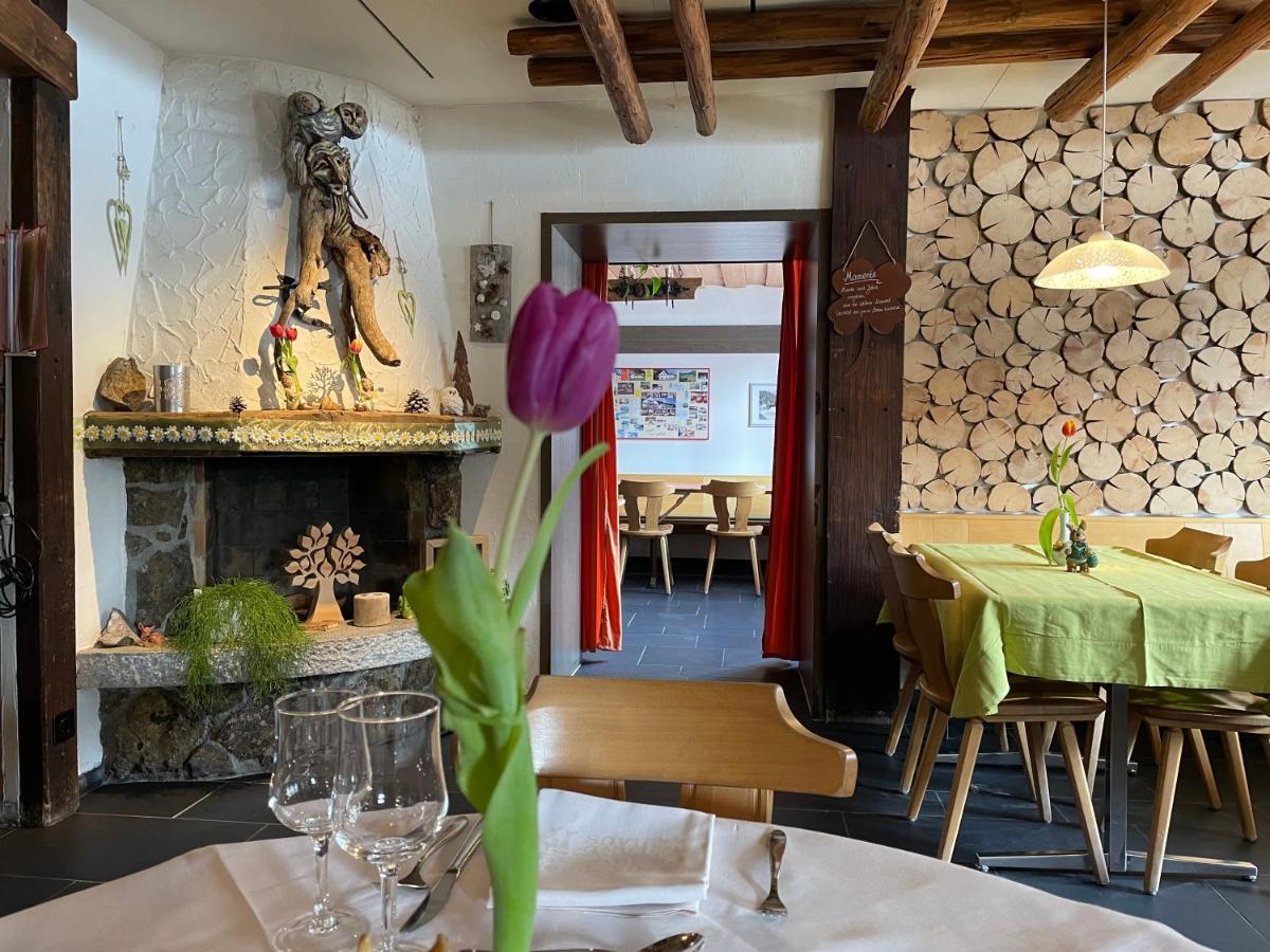 Landhuus Frauenkirch Hotel ภายนอก รูปภาพ