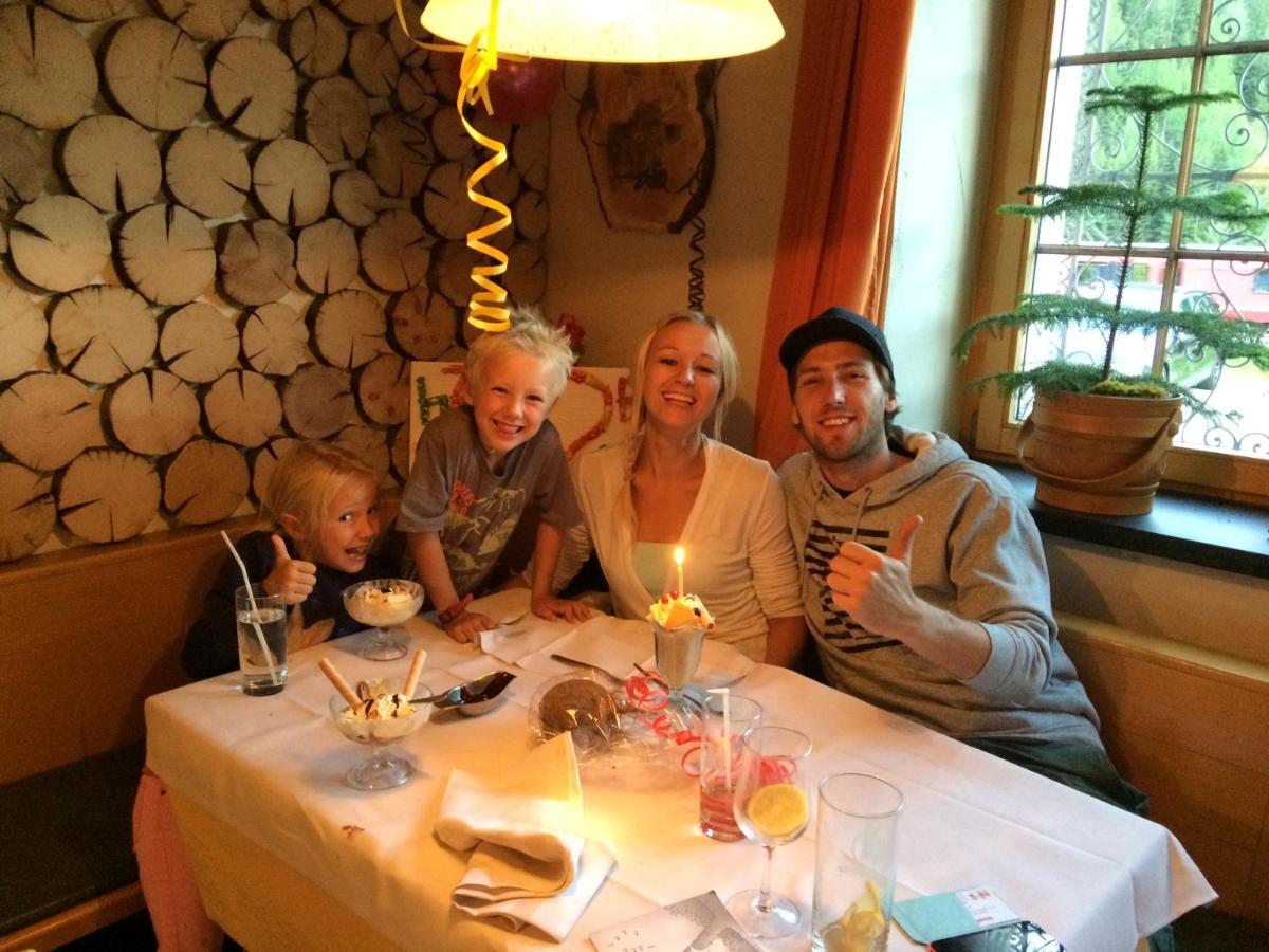 Landhuus Frauenkirch Hotel ภายนอก รูปภาพ