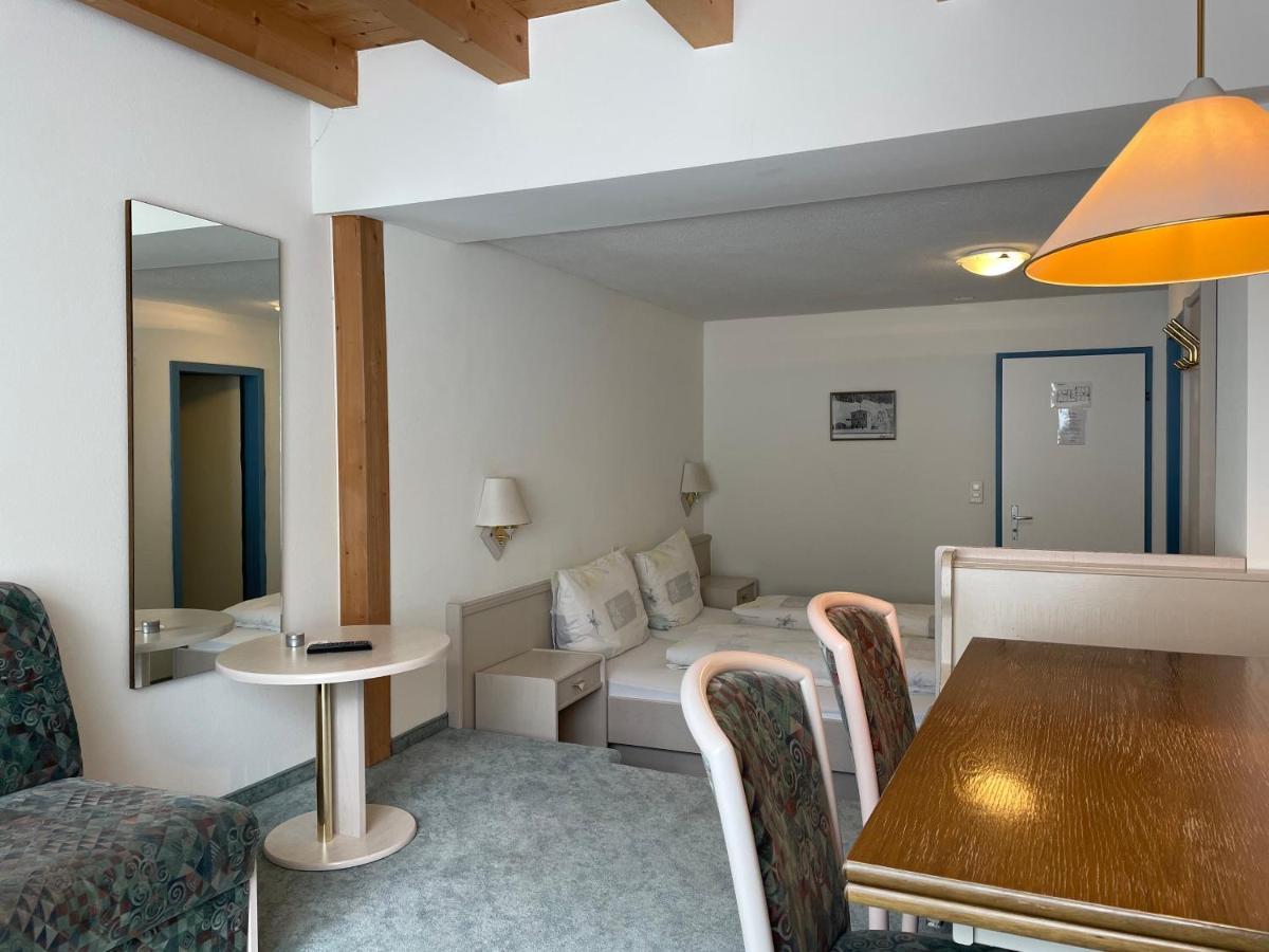Landhuus Frauenkirch Hotel ภายนอก รูปภาพ