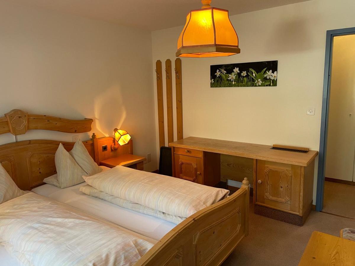 Landhuus Frauenkirch Hotel ภายนอก รูปภาพ