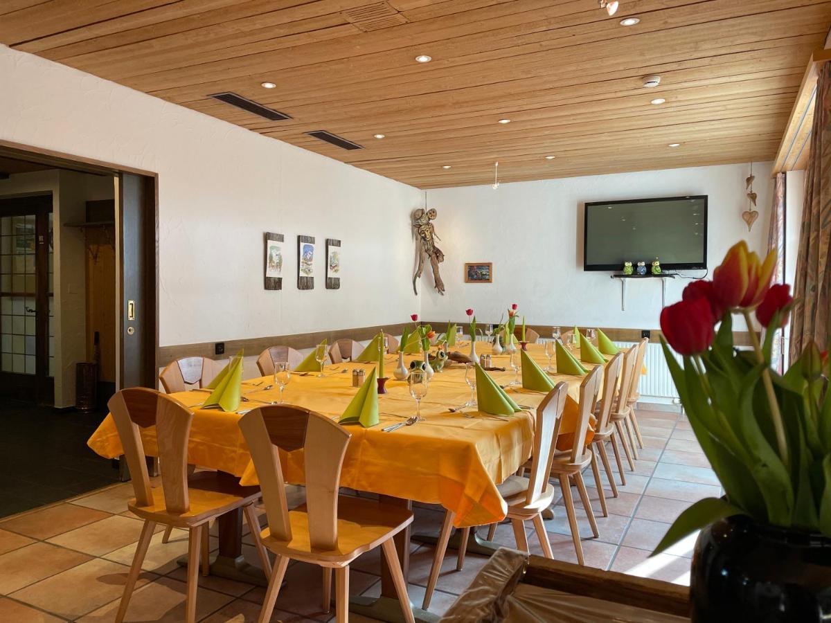 Landhuus Frauenkirch Hotel ภายนอก รูปภาพ