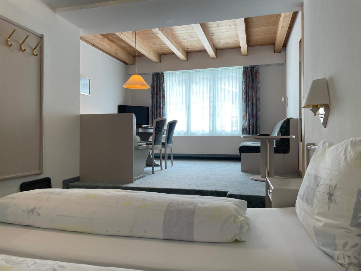 Landhuus Frauenkirch Hotel ภายนอก รูปภาพ